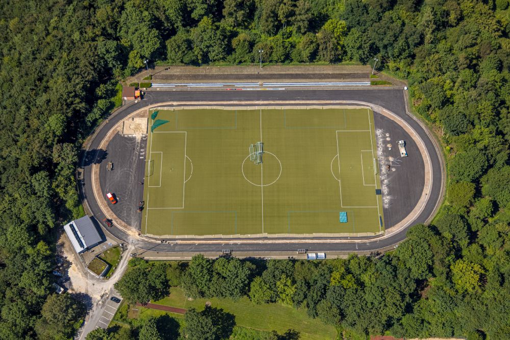 Ennepetal aus der Vogelperspektive: Sportplatz- Fussballplatz am Reichenbach-Gymnasium in Ennepetal im Bundesland Nordrhein-Westfalen