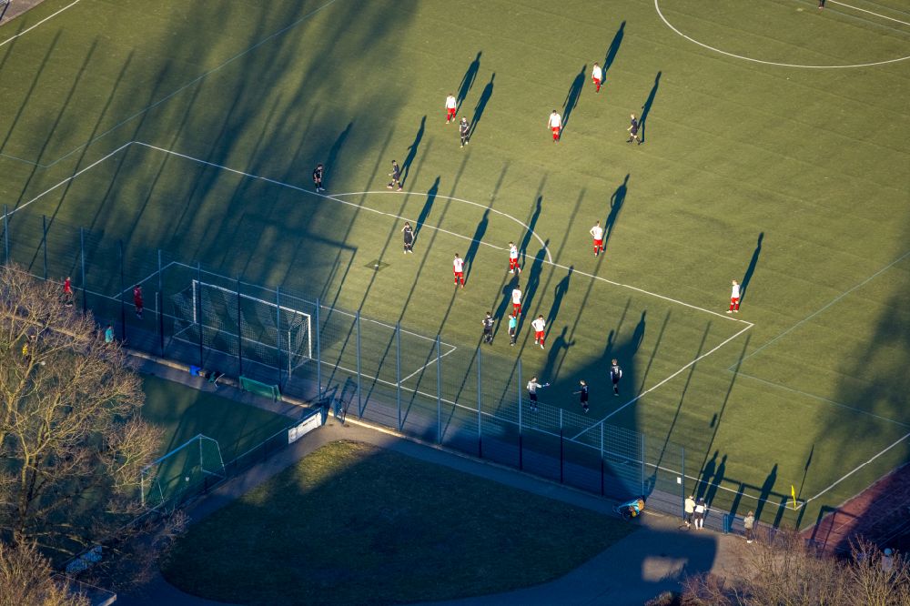 Luftaufnahme Gladbeck - Sportplatz- Fussballplatz in Rentfort in Gladbeck im Bundesland Nordrhein-Westfalen, Deutschland