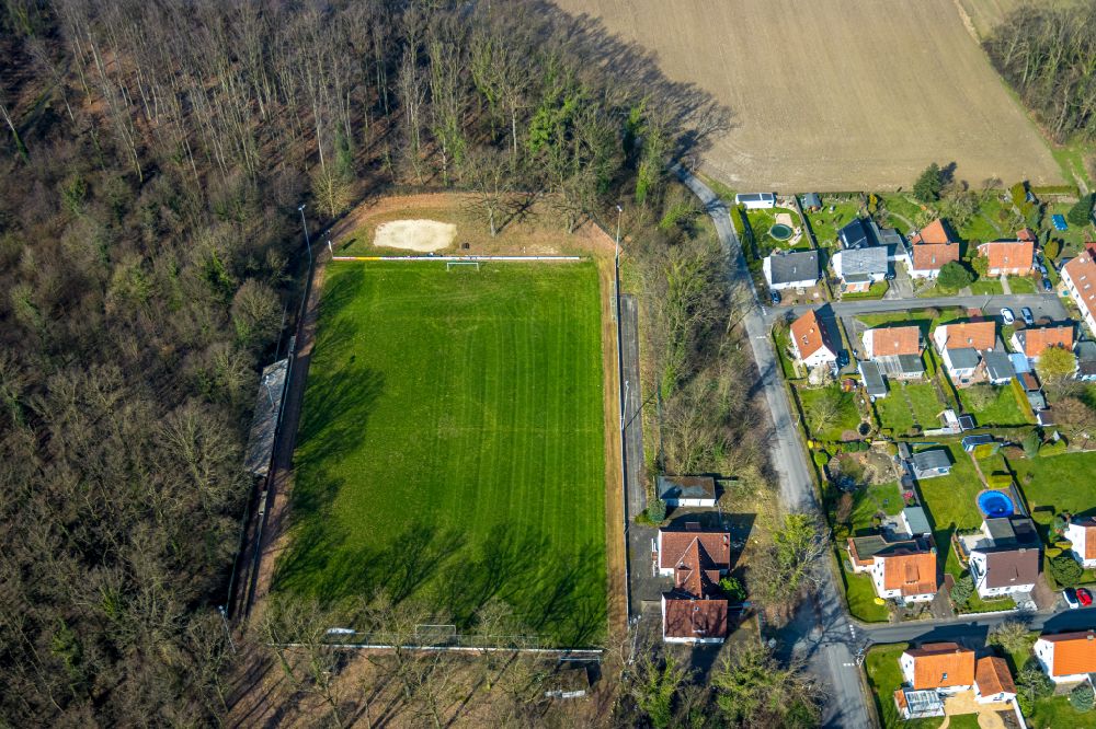 Hamm aus der Vogelperspektive: Sportplatz- Fussballplatz des Sportvereins Westfalia Rhynern e. V. in Hamm im Bundesland Nordrhein-Westfalen