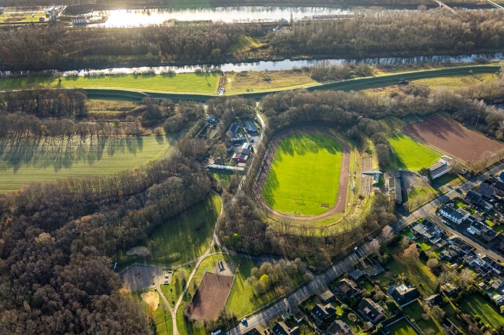 Luftbild Dorsten - Sportplatz- Fussballplatz des SuS Hervest-Dorsten 1919 e.V. in Dorsten im Bundesland Nordrhein-Westfalen, Deutschland