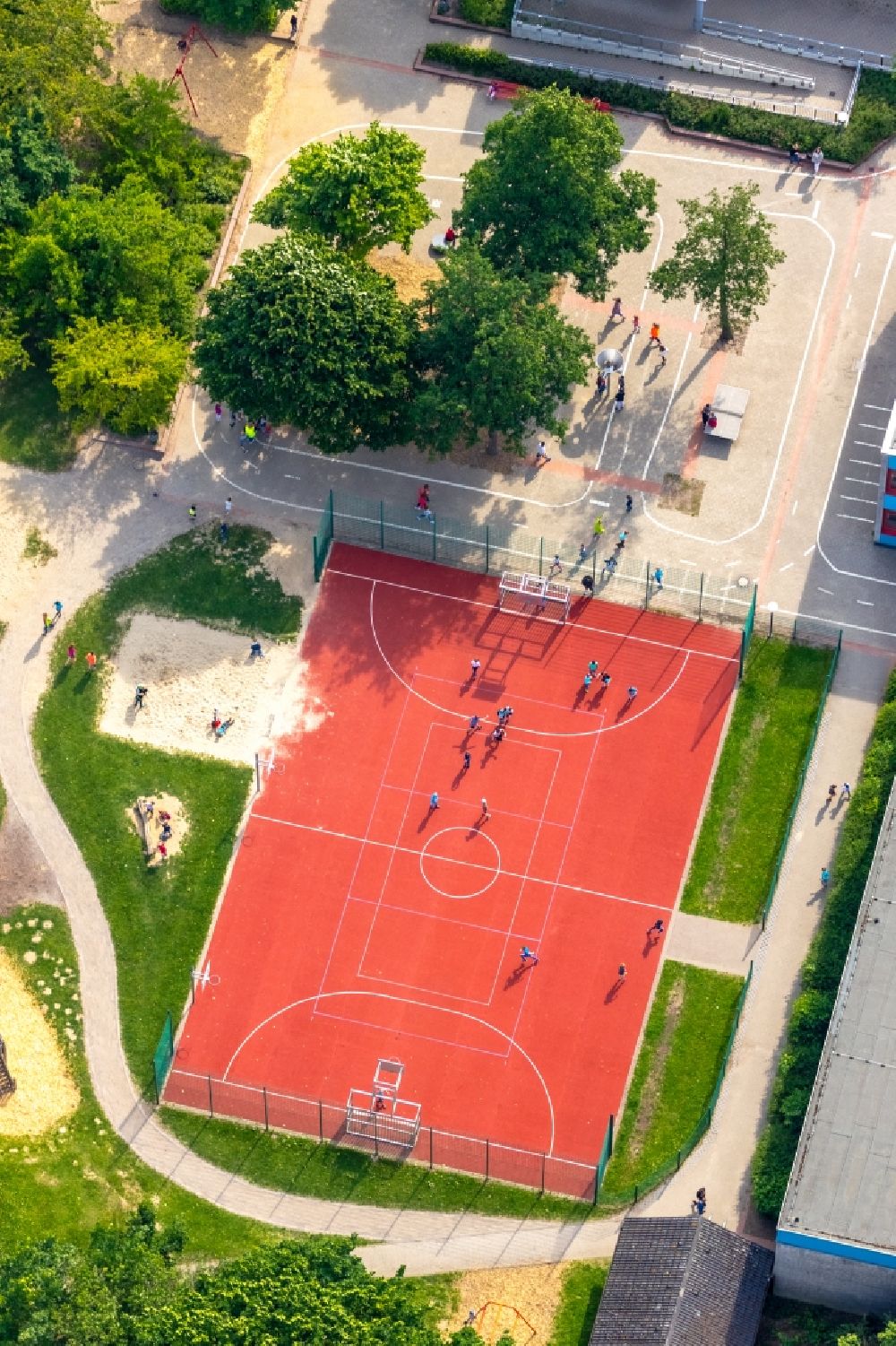 Luftbild Soest - Sportplatz auf dem Gelände der Bodelschwinghschule in Soest im Bundesland Nordrhein-Westfalen, Deutschland