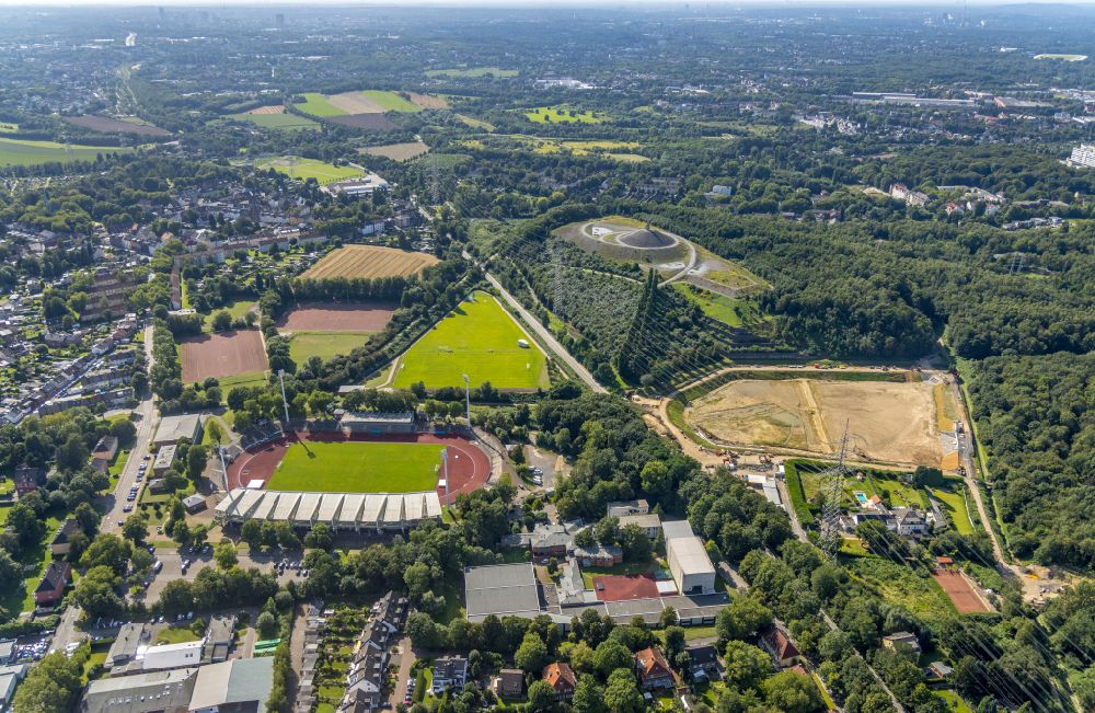 Bochum von oben - Sportstätten-Gelände der Arena des Stadion Lohrheidestadion im Ortsteil Wattenscheid in Bochum im Bundesland Nordrhein-Westfalen