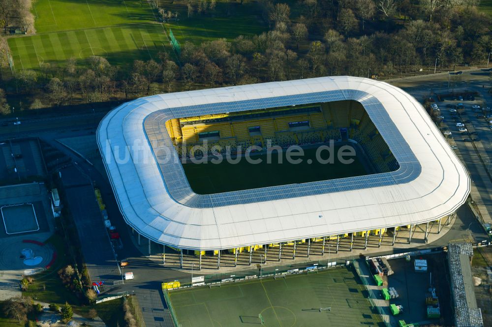 Dresden aus der Vogelperspektive: Sportstätten-Gelände der Arena des Rudolf-Harbig-Stadion in Dresden im Bundesland Sachsen