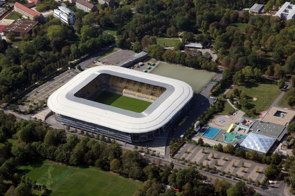 Dresden von oben - Sportstätten-Gelände der Arena des Rudolf-Harbig-Stadion in Dresden im Bundesland Sachsen