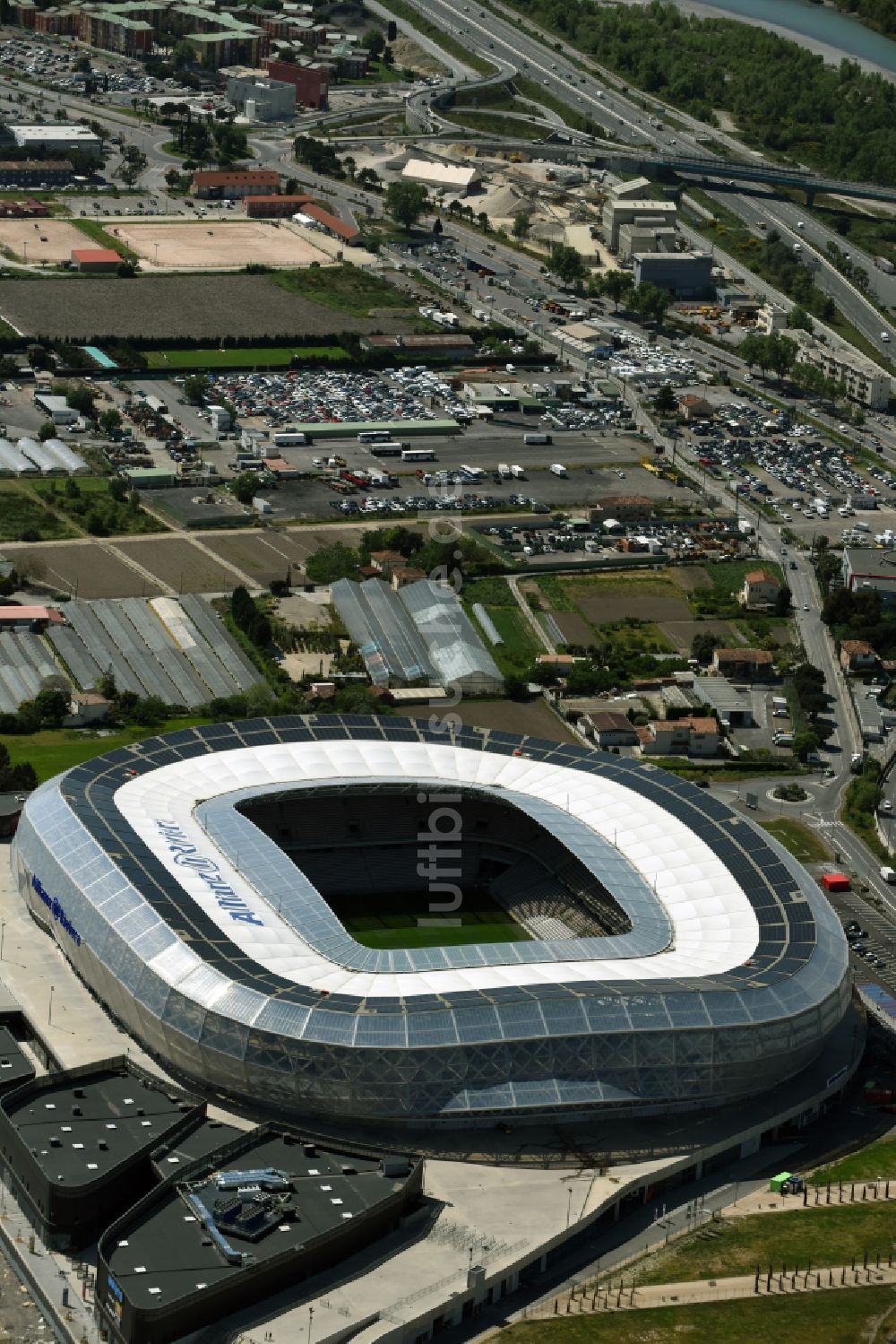 Nizza von oben - Sportstätten-Gelände der Arena des Stadion Allianz Riviera in Nizza in Provence-Alpes-Cote d'Azur, Frankreich