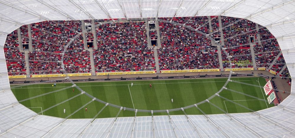 Luftbild Leverkusen - Sportstätten-Gelände der Arena des Stadion BayArena des Fussballvereins Bayer 04 Leverkusen im Ortsteil Wiesdorf in Leverkusen im Bundesland Nordrhein-Westfalen, Deutschland