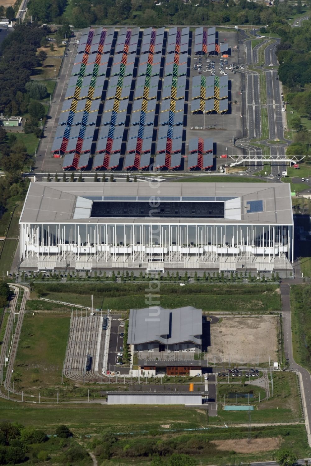 Luftaufnahme Bordeaux - Sportstätten-Gelände der Arena des Stadion in Bordeaux in Aquitaine Limousin Poitou-Charentes, Frankreich