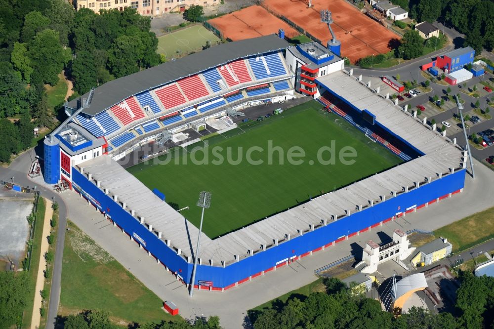 Pilsen von oben - Sportstätten-Gelände der Arena des Stadion Doosan Arena an der Struncovy sady in Pilsen in , Tschechien