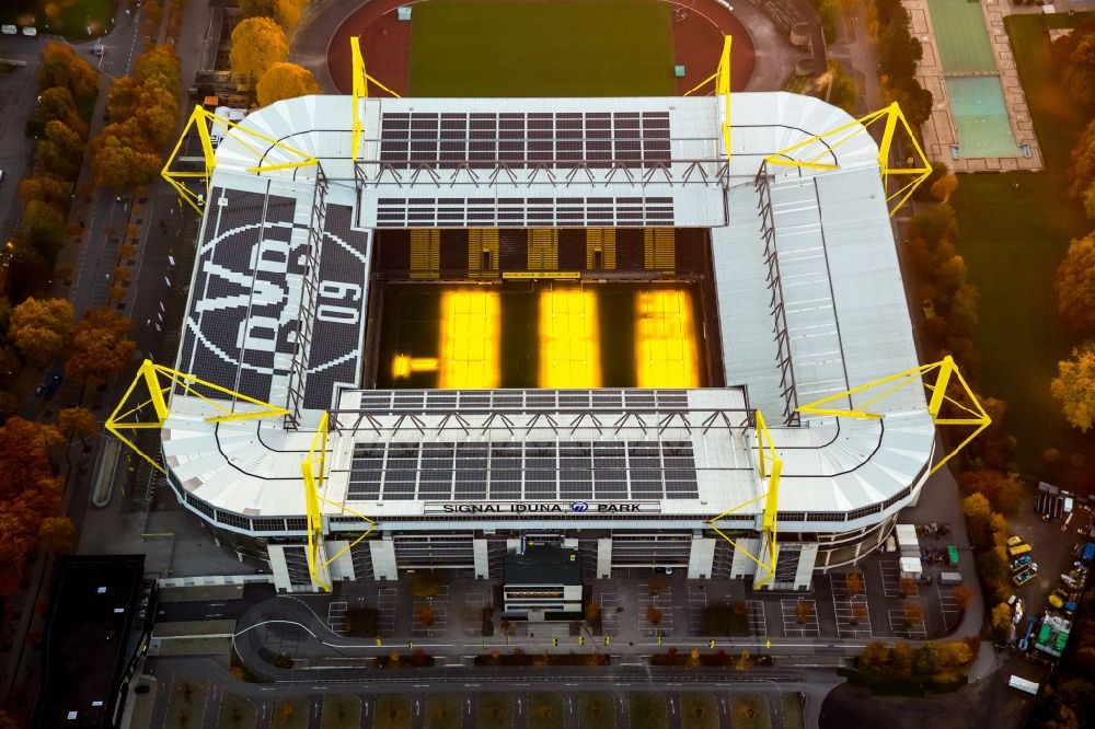 Dortmund von oben - Sportstätten-Gelände der Arena des Stadion in Dortmund im Bundesland Nordrhein-Westfalen