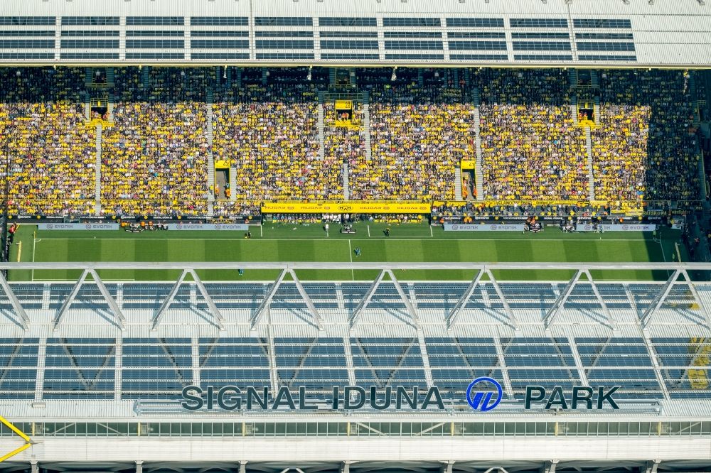 Dortmund von oben - Sportstätten-Gelände der Arena des Stadion in Dortmund im Bundesland Nordrhein-Westfalen