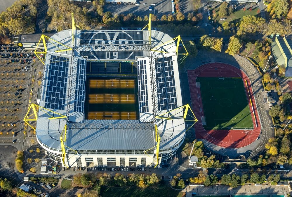 Dortmund aus der Vogelperspektive: Sportstätten-Gelände der Arena des Stadion in Dortmund im Bundesland Nordrhein-Westfalen