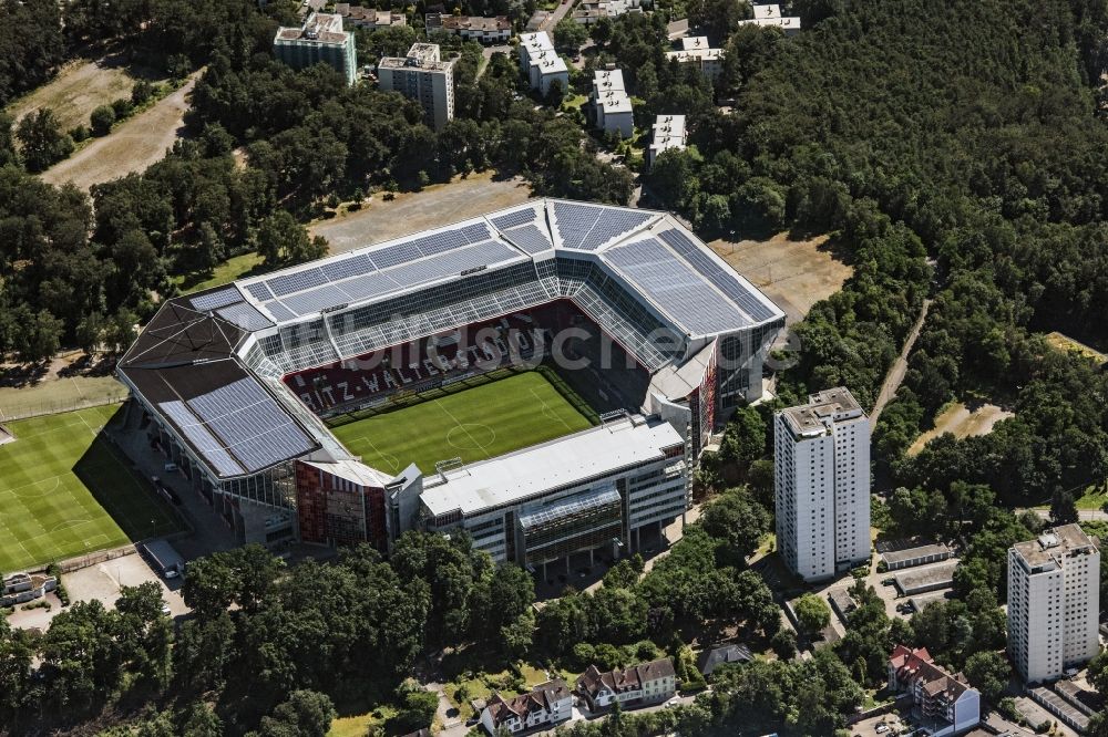 Luftaufnahme Kaiserslautern - Sportstätten-Gelände der Arena des Stadion Fritz-Walter-Stadion in Kaiserslautern im Bundesland Rheinland-Pfalz, Deutschland