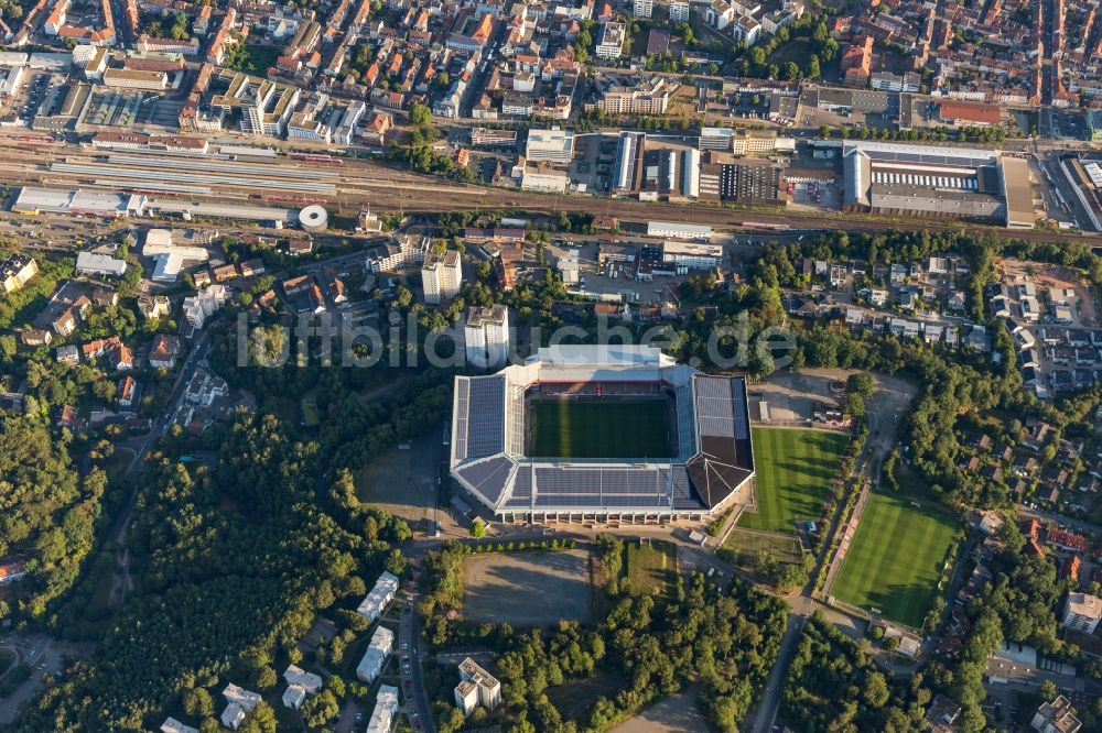 Luftbild Kaiserslautern - Sportstätten-Gelände der Arena des Stadion Fritz-Walter-Stadion in Kaiserslautern im Bundesland Rheinland-Pfalz, Deutschland