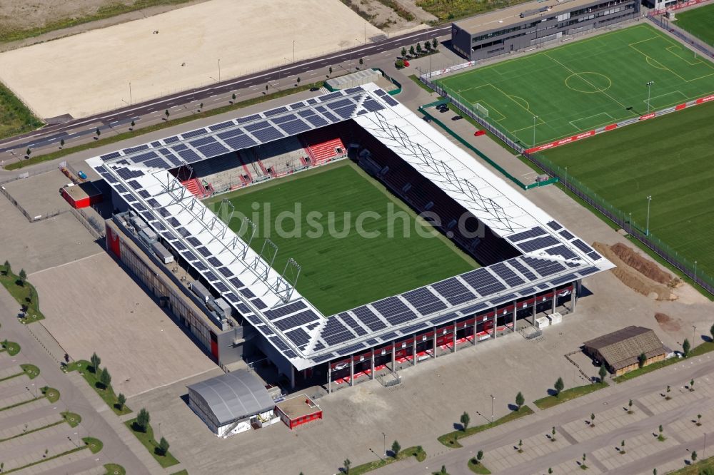 Ingolstadt von oben - Sportstätten-Gelände der Arena des Stadion in Ingolstadt im Bundesland Bayern