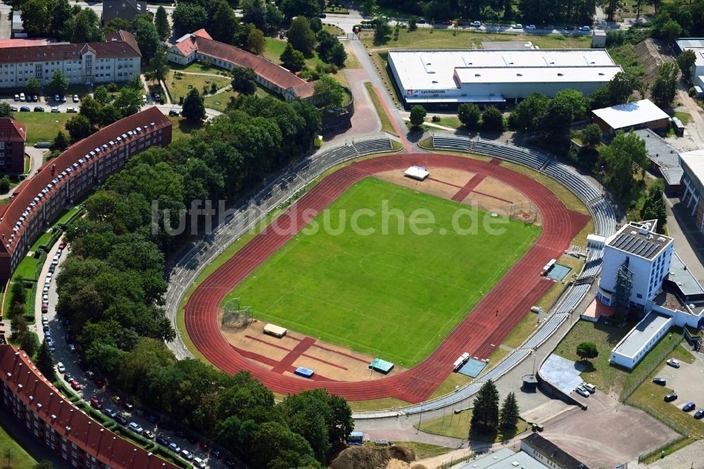Schwerin aus der Vogelperspektive: Sportstätten-Gelände der Arena des Stadion Lambrechtsgrund in Schwerin im Bundesland Mecklenburg-Vorpommern, Deutschland
