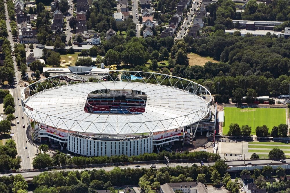 Leverkusen von oben - Sportstätten-Gelände der Arena des Stadion in Leverkusen im Bundesland Nordrhein-Westfalen