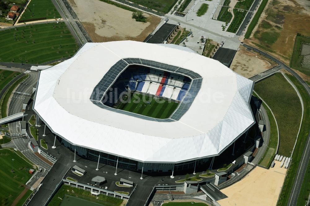 Luftbild Lyon Decines-Charpieu - Sportstätten-Gelände der Arena des Stadion in Lyon Decines-Charpieu in Auvergne Rhone-Alpes, Frankreich