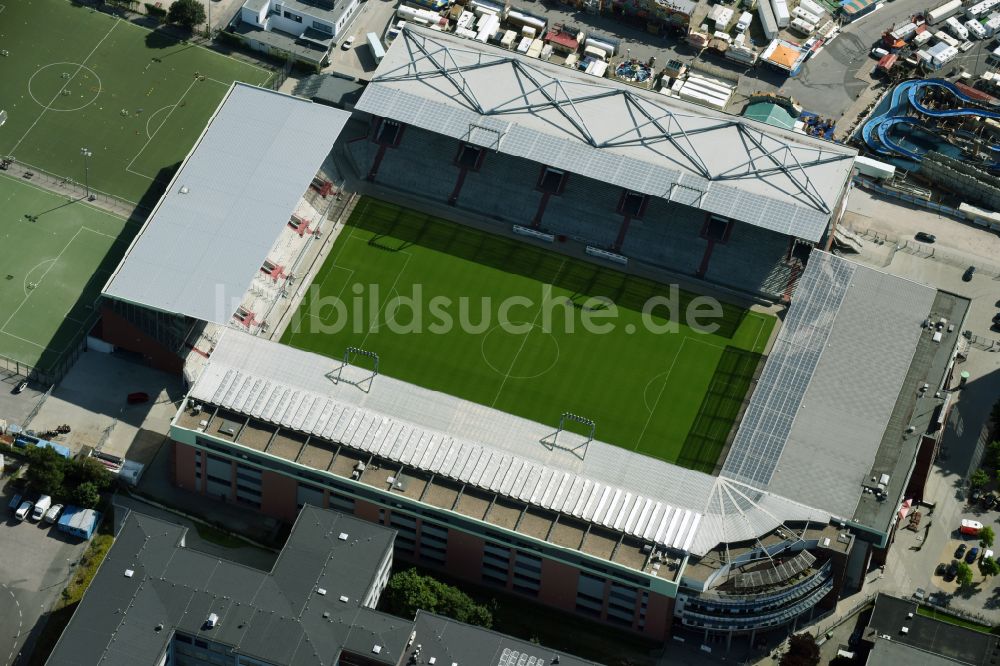 Luftaufnahme Hamburg - Sportstätten-Gelände der Arena des Stadion Millerntor- Stadion am Heiligengeistfeld im Stadtteil St. Pauli in Hamburg, Deutschland