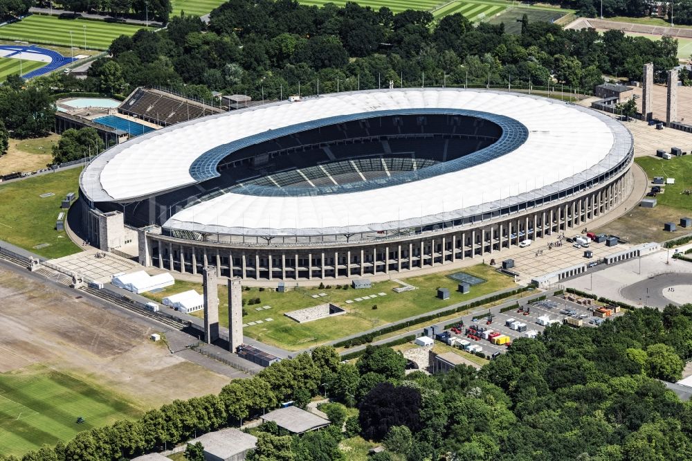 Berlin von oben - Sportstätten-Gelände der Arena des Stadion Olympiastadion in Berlin