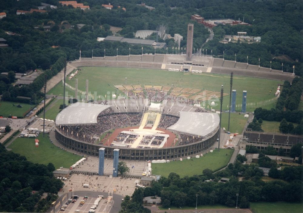 Luftaufnahme Berlin - Sportstätten-Gelände der Arena des Stadion Olympiastadion in Berlin