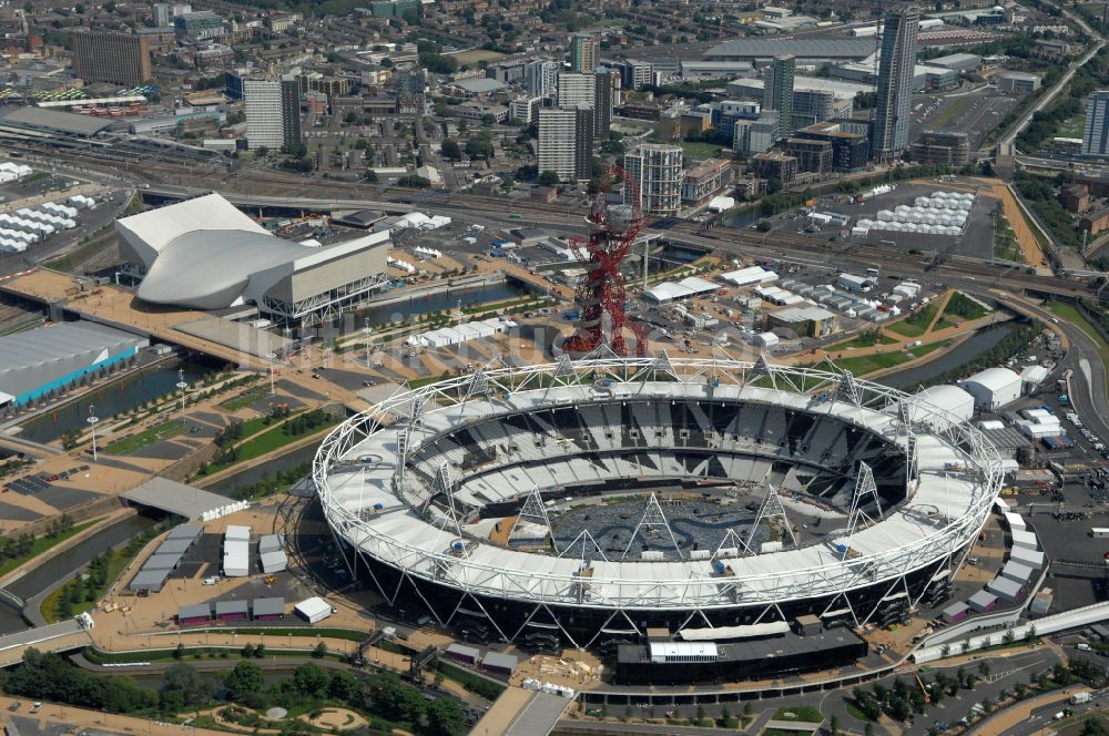 Luftbild London - Sportstätten-Gelände der Arena des Stadion Olympiastadion in London in England, Vereinigtes Königreich