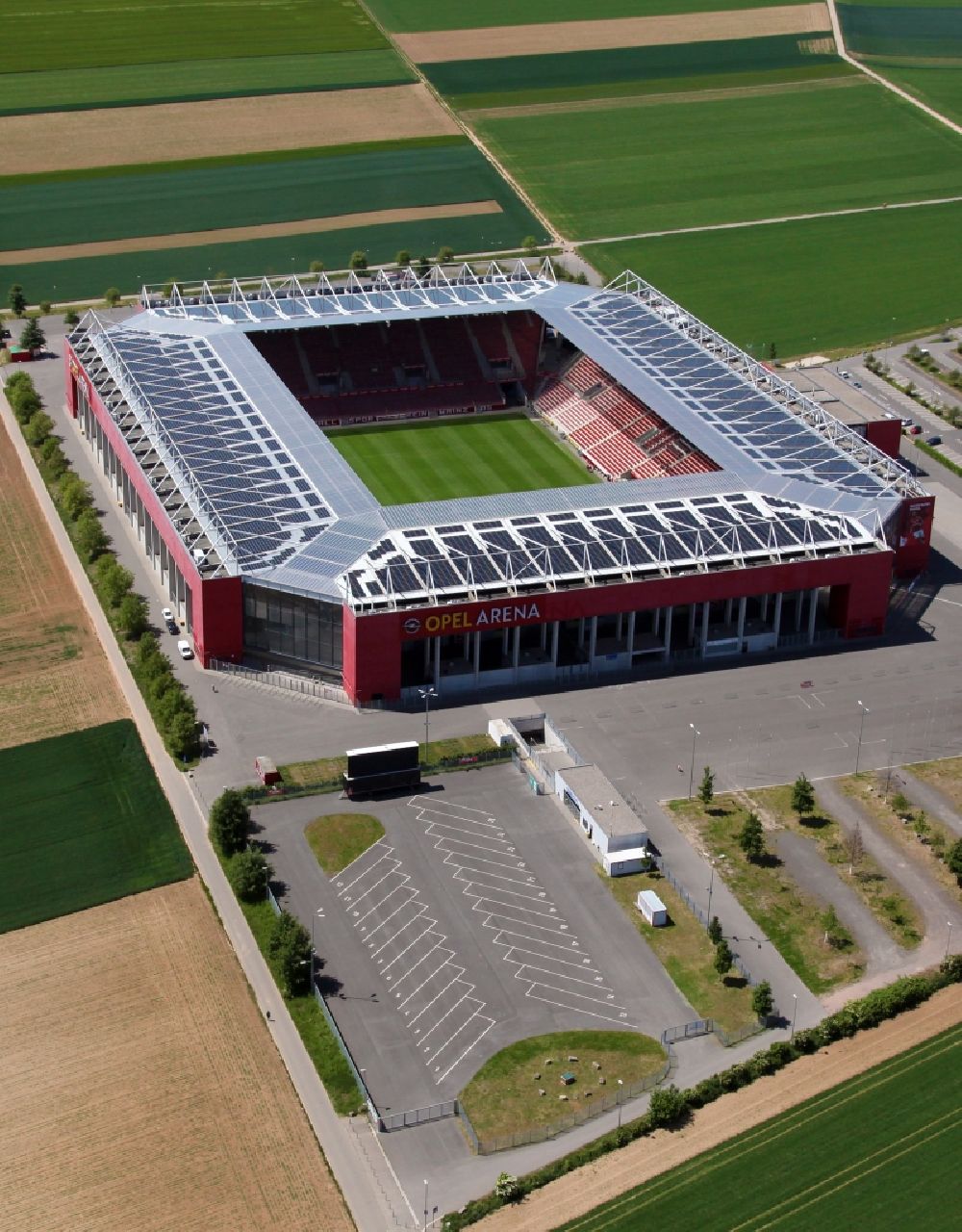Luftaufnahme Mainz - Sportstätten-Gelände der Arena des Stadion OPEL ARENA in Mainz im Bundesland Rheinland-Pfalz, Deutschland