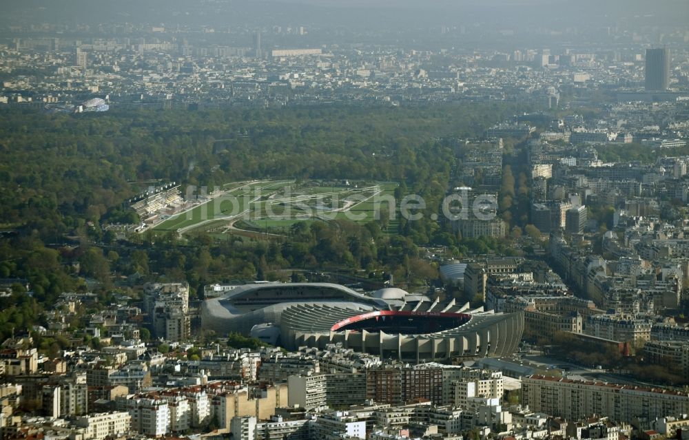 Luftbild Paris - Sportstätten-Gelände der Arena des Stadion Prinzenpark an der Rue du Commandant Guilbaud in Paris Boulogne-Billancourt in Ile-de-France, Frankreich
