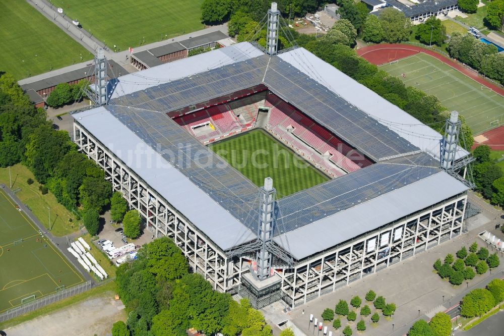 Köln von oben - Sportstätten-Gelände der Arena des Stadion Rhein Energie STADION im Ortsteil Lindenthal in Köln im Bundesland Nordrhein-Westfalen, Deutschland
