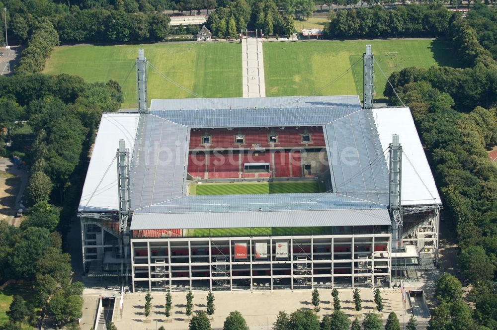 Köln von oben - Sportstätten-Gelände der Arena des Stadion RheinEnergieSTADION im Ortsteil Lindenthal in Köln im Bundesland Nordrhein-Westfalen, Deutschland