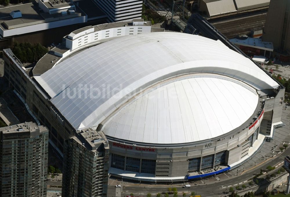 Toronto aus der Vogelperspektive: Sportstätten-Gelände der Arena des Stadion Rogers Centre am Blue Jays Way im Ortsteil Old Toronto in Toronto in Ontario, Kanada