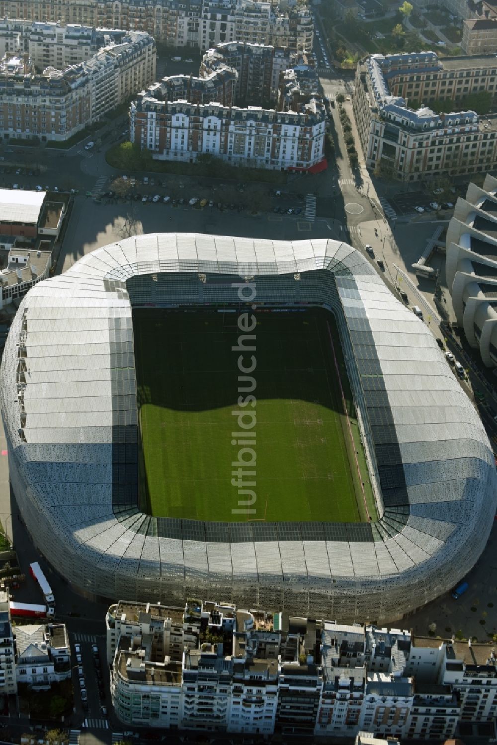 Luftaufnahme Paris - Sportstätten-Gelände der Arena des Stadion Stade Jean Bouin an der Avenue du General Sarrail in Paris in Ile-de-France, Frankreich