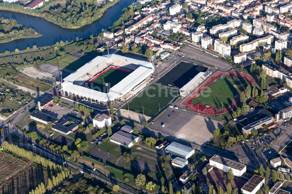 Tomblaine von oben - Sportstätten-Gelände der Arena des Stadion Stade Marcel-Picot in Tomblaine in Grand Est, Frankreich
