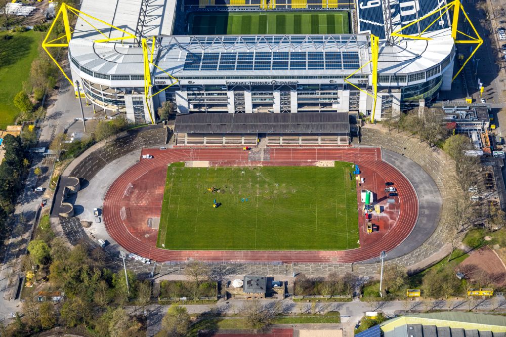Luftaufnahme Dortmund - Sportstätten-Gelände der Arena des Stadion Stadion Rote Erde an der Strobelallee in Dortmund im Bundesland Nordrhein-Westfalen, Deutschland