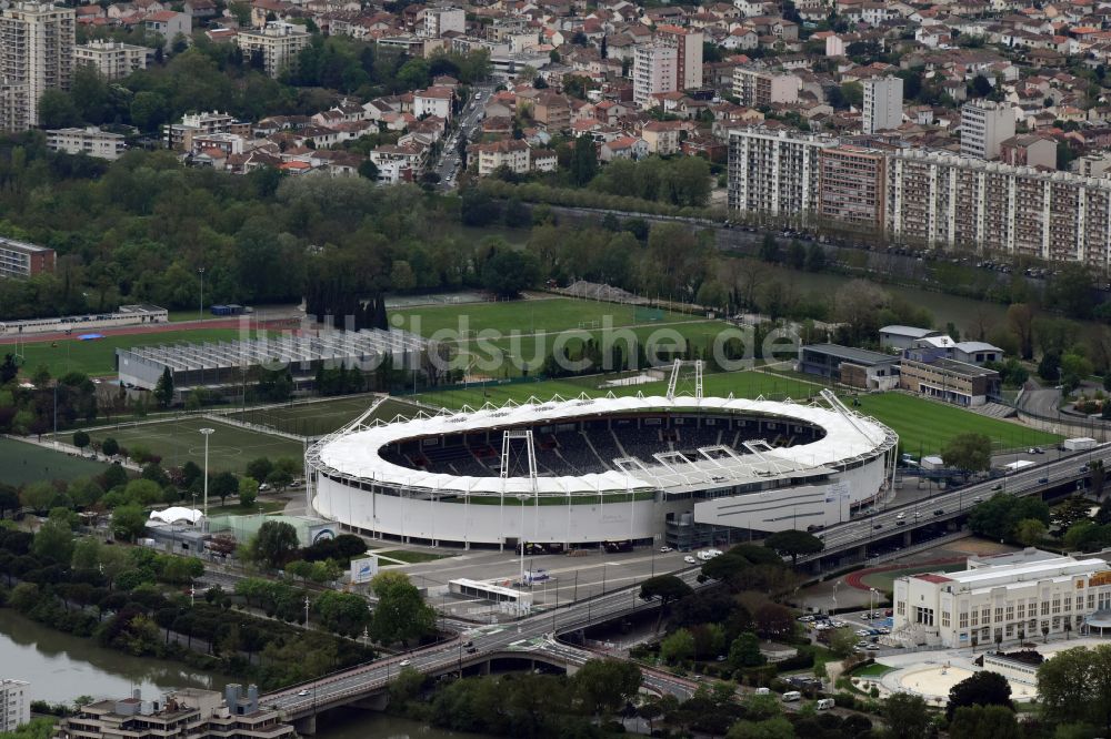 Toulouse von oben - Sportstätten-Gelände der Arena des Stadion Stadium TFC Municipal in Toulouse in Occitanie, Frankreich