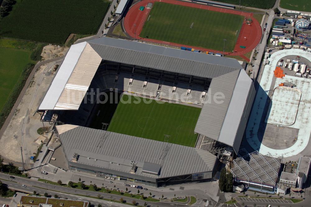 Innsbruck von oben - Sportstätten-Gelände der Arena des Stadion Tivoli-Stadion in Innsbruck in Tirol, Österreich