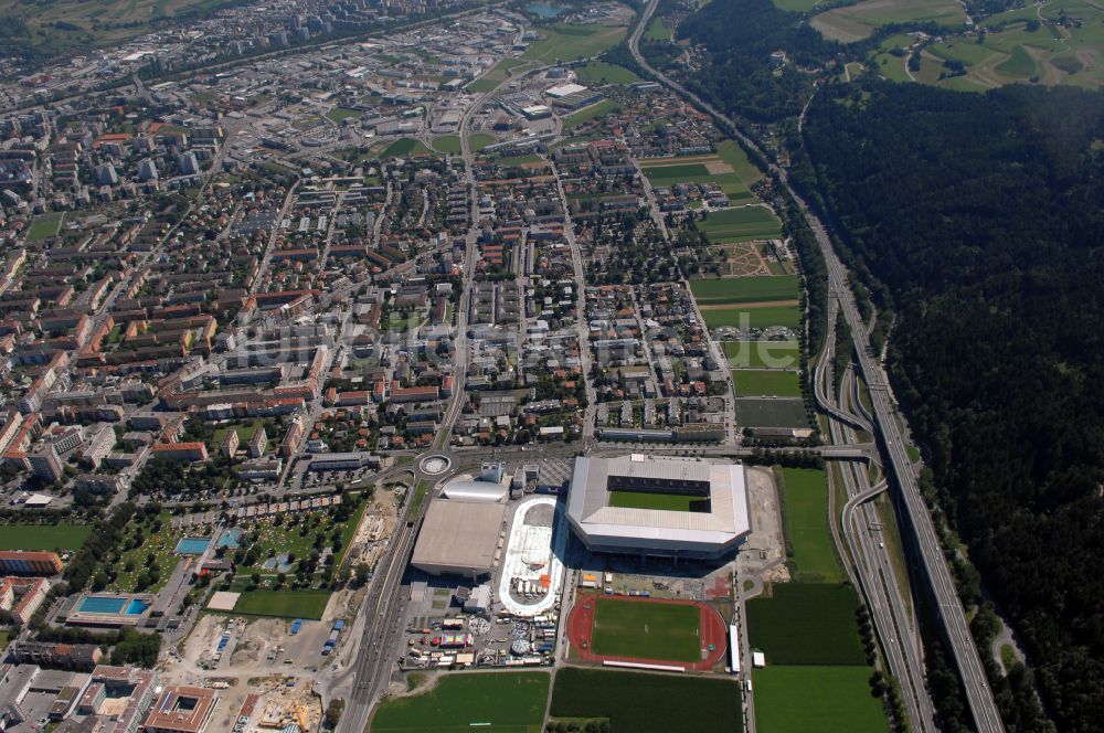 Luftbild Innsbruck - Sportstätten-Gelände der Arena des Stadion Tivoli-Stadion in Innsbruck in Tirol, Österreich
