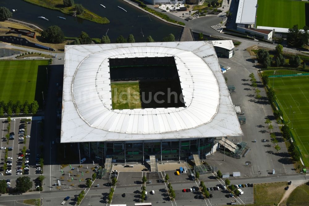 Wolfsburg aus der Vogelperspektive: Sportstätten-Gelände der Arena des Stadion Volkswagen Arena in Wolfsburg im Bundesland Niedersachsen, Deutschland