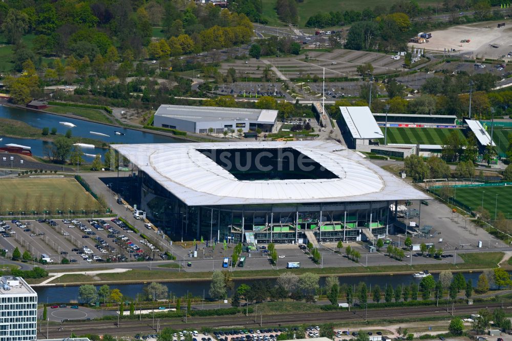 Wolfsburg aus der Vogelperspektive: Sportstätten-Gelände der Arena des Stadion Volkswagen Arena in Wolfsburg im Bundesland Niedersachsen, Deutschland
