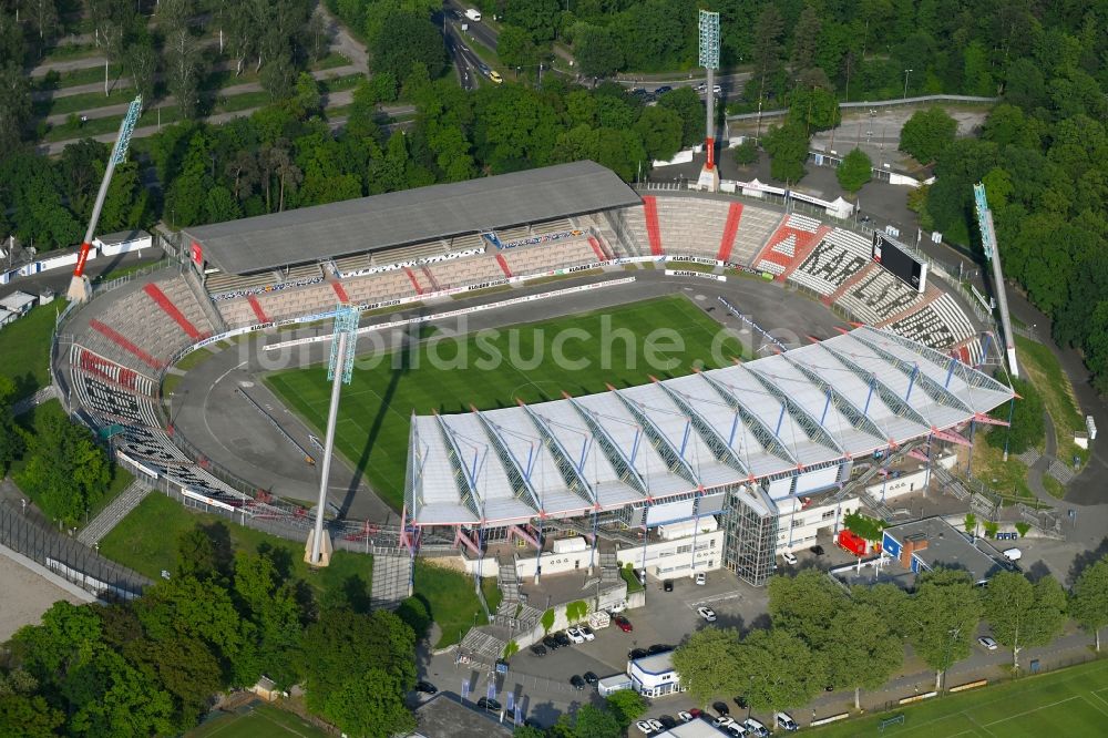 Luftbild Karlsruhe - Sportstätten-Gelände der Arena des Stadion Wildparkstadion am Adenauerring in Karlsruhe im Bundesland Baden-Württemberg, Deutschland