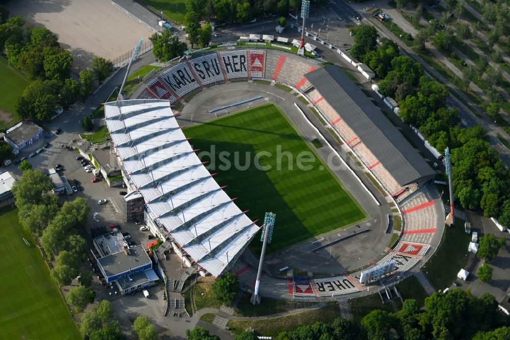 Karlsruhe von oben - Sportstätten-Gelände der Arena des Stadion Wildparkstadion am Adenauerring in Karlsruhe im Bundesland Baden-Württemberg, Deutschland