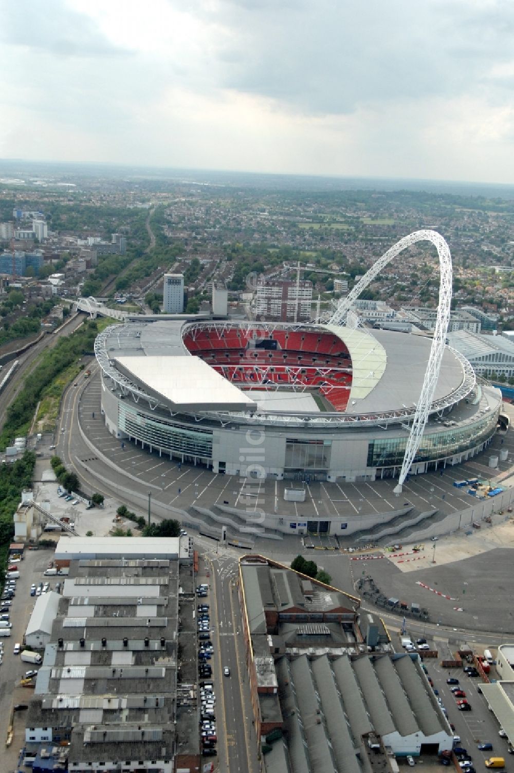Luftbild London - Sportstätten-Gelände der Arena des Wembley- Stadion in London in England, Vereinigtes Königreich