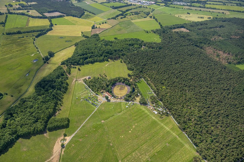 Merfeld aus der Vogelperspektive: Sportstätten-Gelände der Arena Wildpferdearena in Merfeld im Bundesland Nordrhein-Westfalen, Deutschland