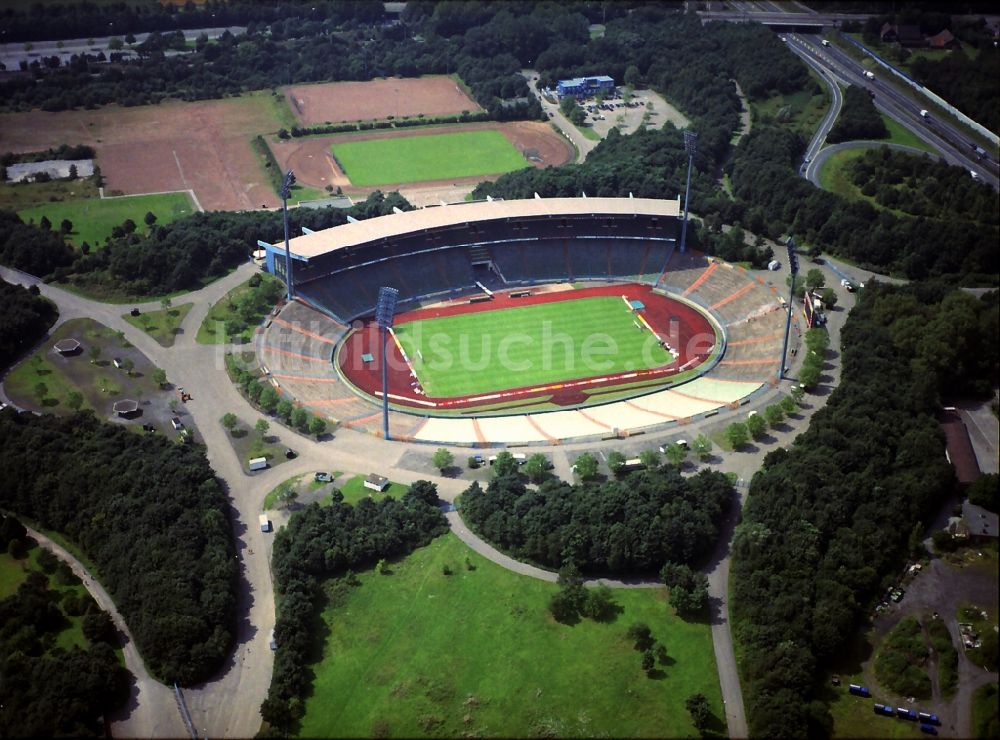 Luftaufnahme Gelsenkirchen - Sportstätten-Gelände des Stadion Glückauf in Gelsenkirchen im Bundesland Nordrhein-Westfalen, Deutschland