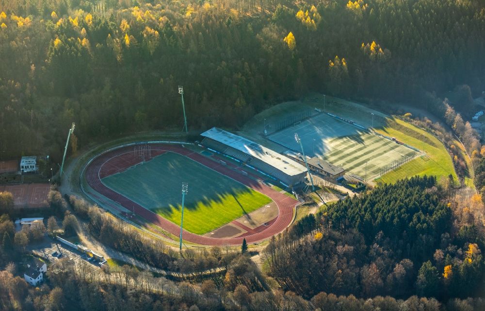 Lüdenscheid von oben - Sportstätten-Gelände des Stadion Nattenberg-Stadion in Lüdenscheid im Bundesland Nordrhein-Westfalen, Deutschland