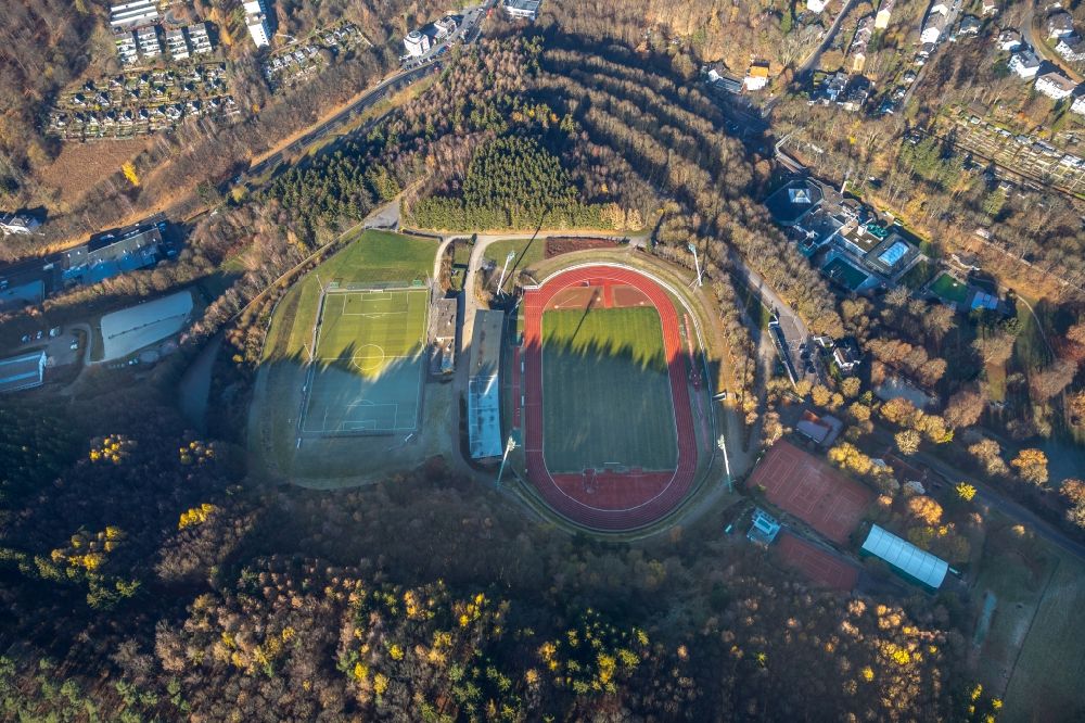 Luftaufnahme Lüdenscheid - Sportstätten-Gelände des Stadion Nattenberg-Stadion in Lüdenscheid im Bundesland Nordrhein-Westfalen, Deutschland