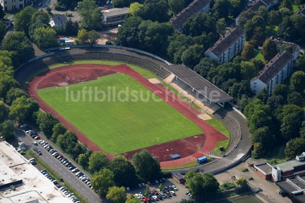 Bonn von oben - Sportstätten-Gelände des Stadion Sportpark Pennenfeld an der Mallwitzstraße in Bonn im Bundesland Nordrhein-Westfalen, Deutschland