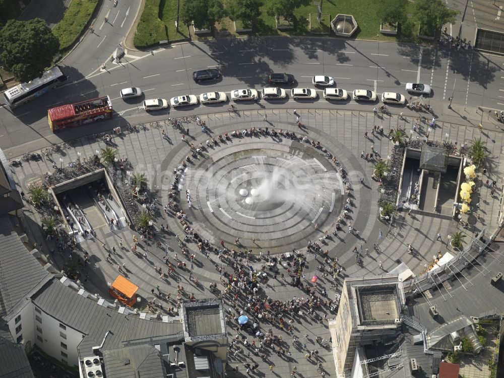 Luftbild München - Springbrunnen und Wasserspiele auf dem Münchener Stachus am Karlsplatz