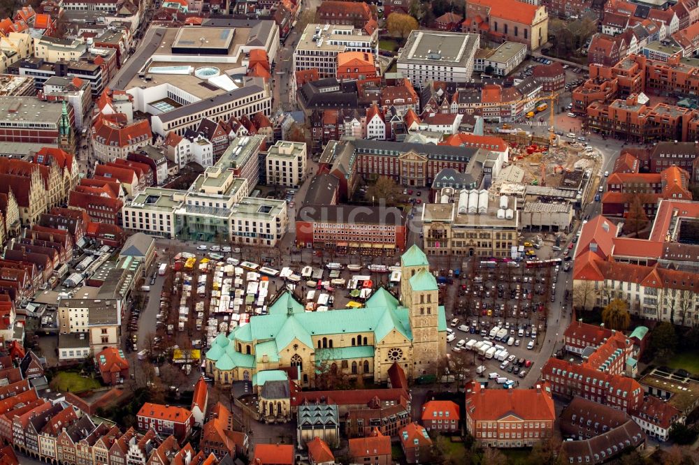 Luftaufnahme Münster - St.-Paulus-Dom und Domplatz in der Altstadt in Münster im Bundesland Nordrhein-Westfalen, Deutschland