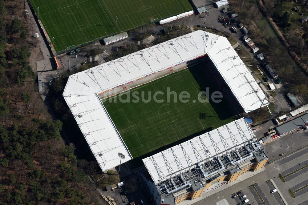 Luftaufnahme Berlin - Stadion an der Alten Försterei im Bezirk Köpenick in Berlin