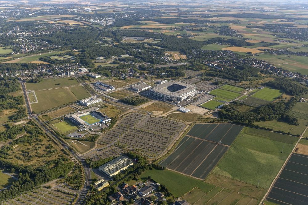 Luftaufnahme Mönchengladbach - Stadion im Borussia-Park des Fußballklubs Borussia Mönchengladbach im Bundesland Nordrhein-Westfalen